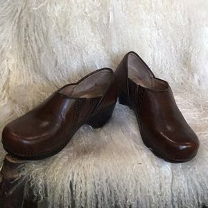 Barely worn, beautiful pair of Dansko